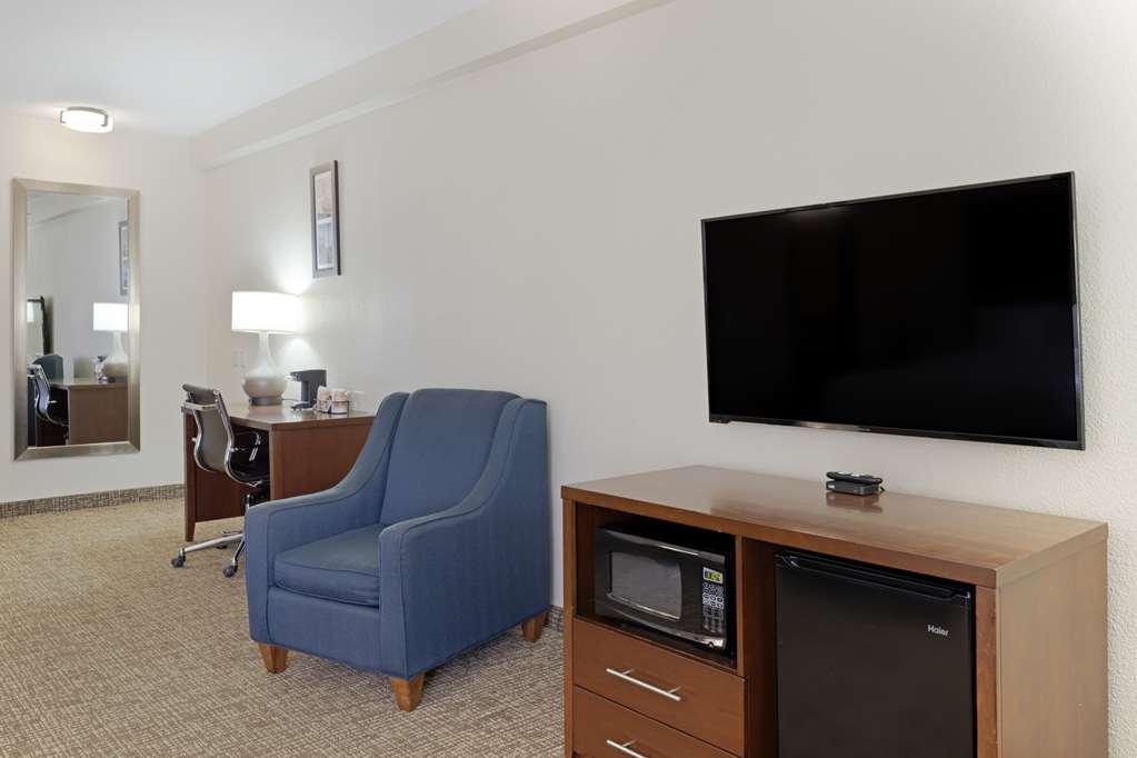 Comfort Inn & Suites Wichita Room photo