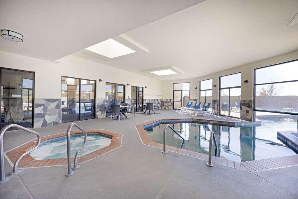 Comfort Inn & Suites Wichita Facilities photo