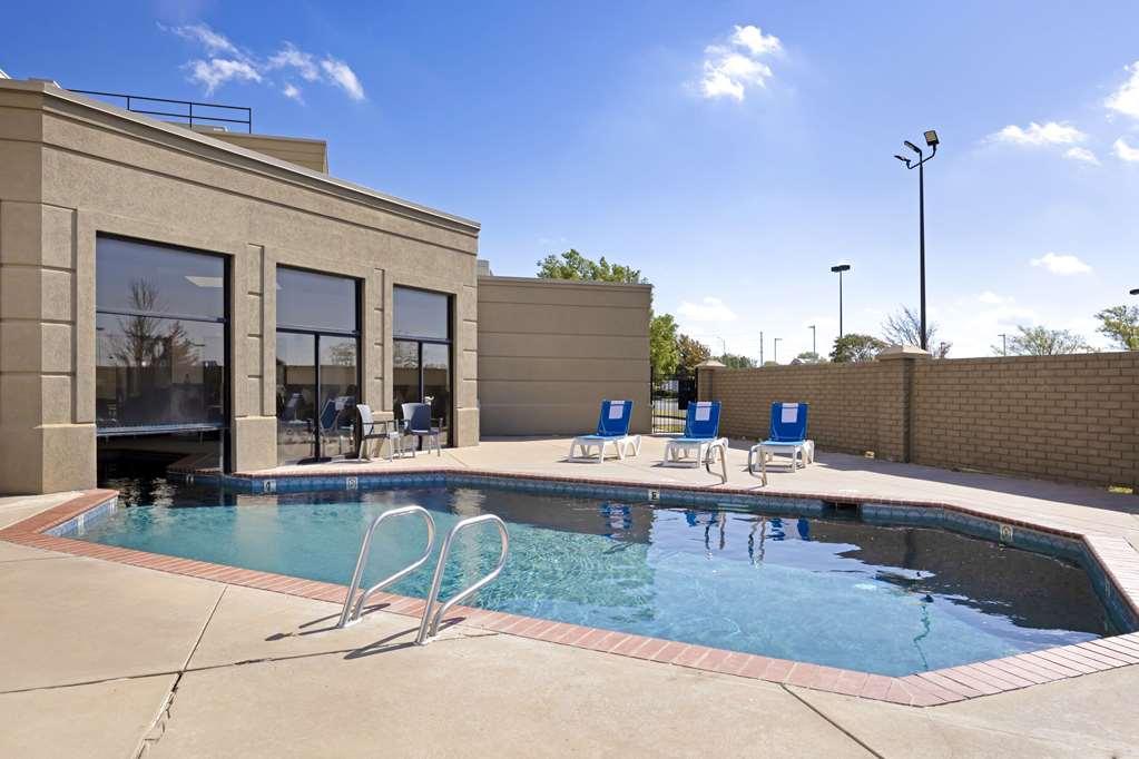 Comfort Inn & Suites Wichita Facilities photo